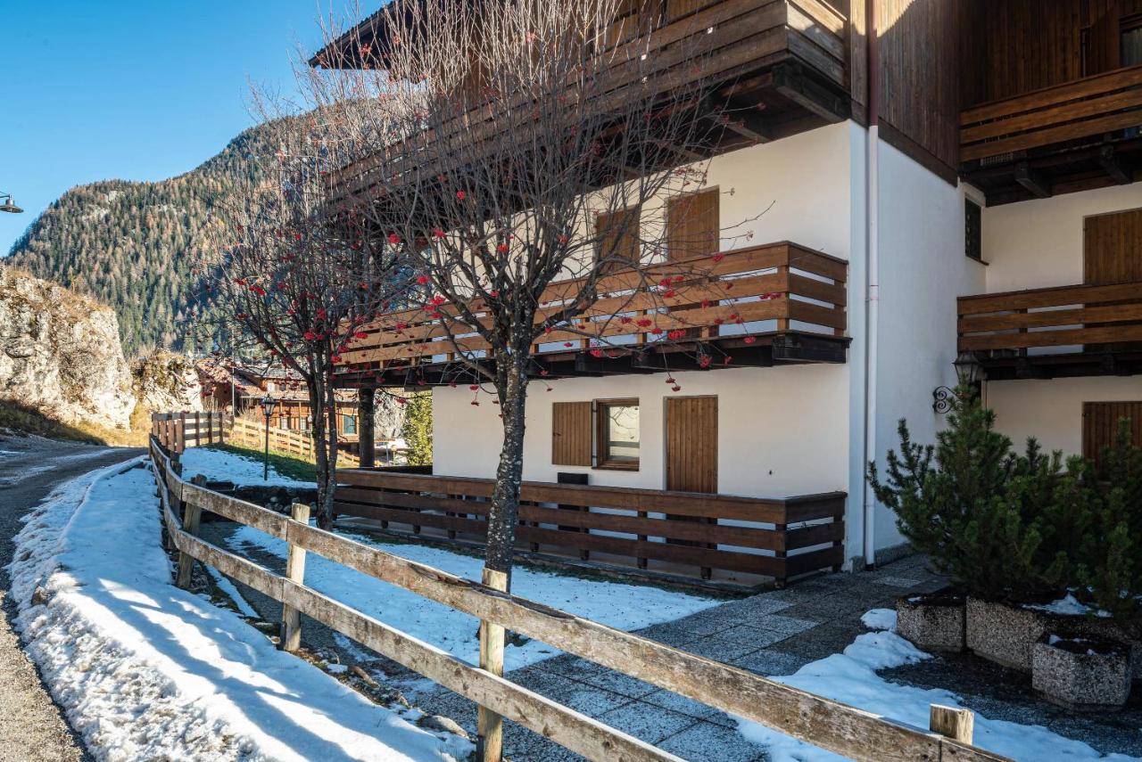 Ciasa Apelli Lägenhet Pozza di Fassa Exteriör bild